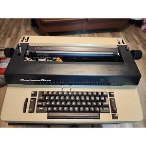 Vintage Sperry Remington Rand SR101 Electric Typewriter